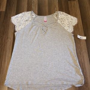 NWT XL (Juniors) Top